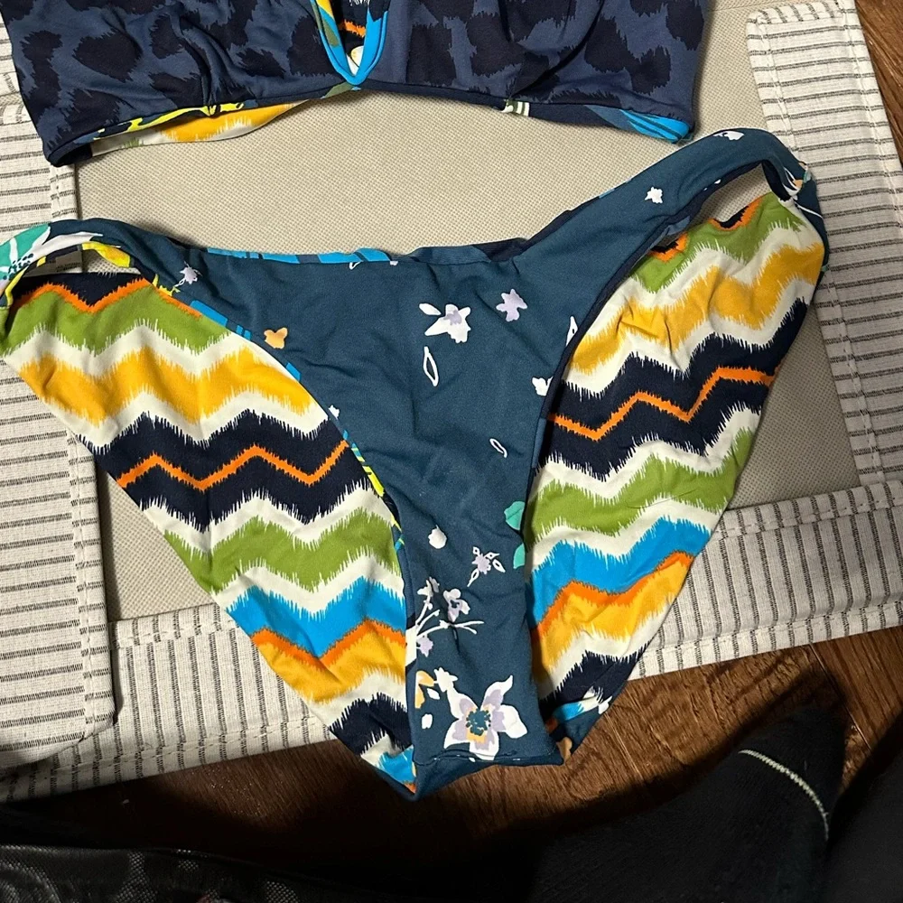 NWOT Sz XL Maaji Reversible Bottoms